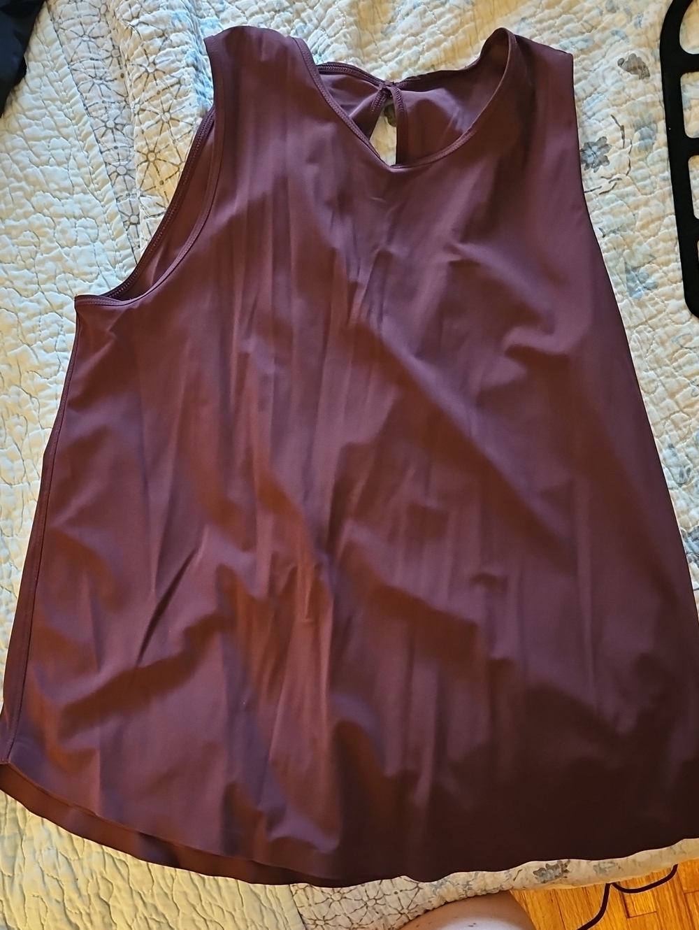 Lululemon Women’s Sleeveless Keyhole Top - Wine